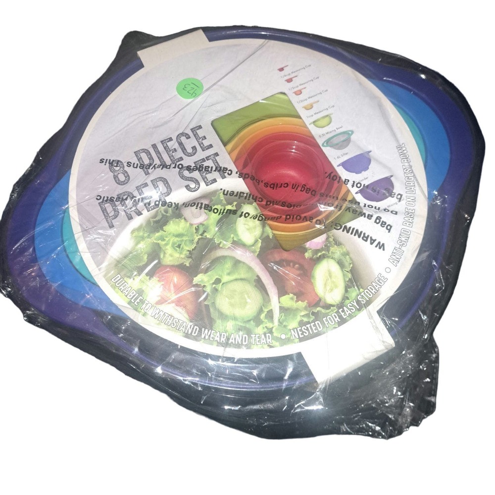 New Sealed Kitchen MUST Have set! Inc 4 Measuring cups - 2 mixing bowls-Colander